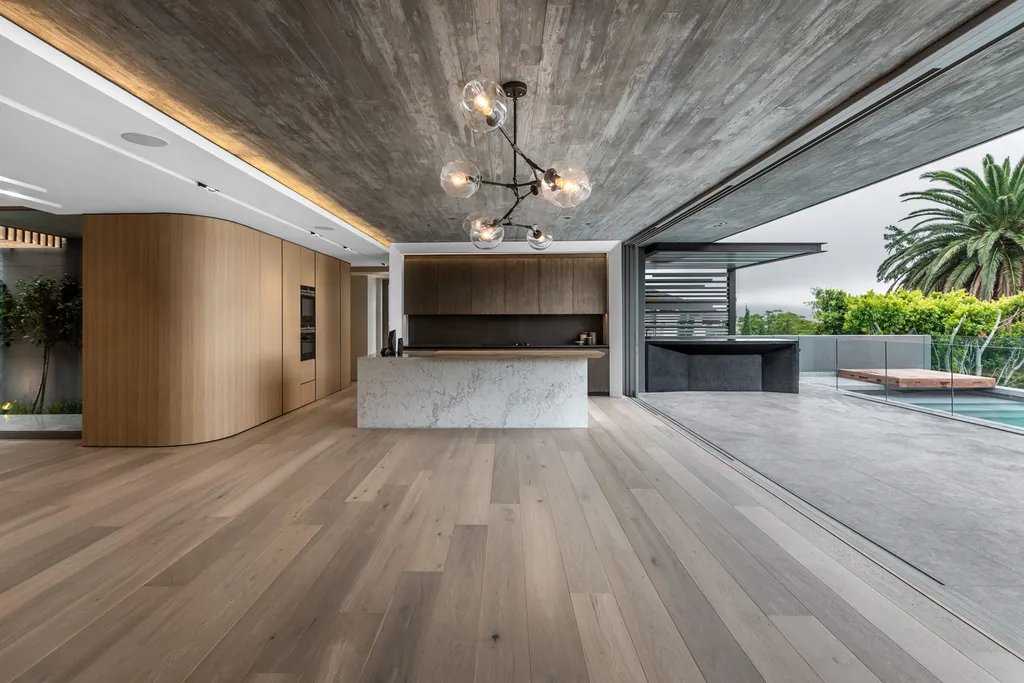 I 30 House by GSQUARED Architects, A Contemporary Family Home Framing Table Mountain 6 Invermark 30 Interior 18