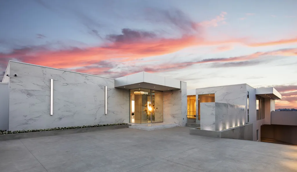 Williams I House by McClean Design, A Marble-Clad Entertaining Pavilion Above Los Angeles 2 Williams I House by McClean Design A Marble Clad Entertaining Pavilion Above Los Angeles 1