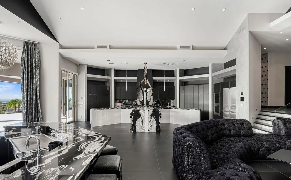 An Extraordinary Private-Mountain Estate in Arizona Delivers Architectural Drama at $9.9M 12 10324 E Calle De Las Brisas 11