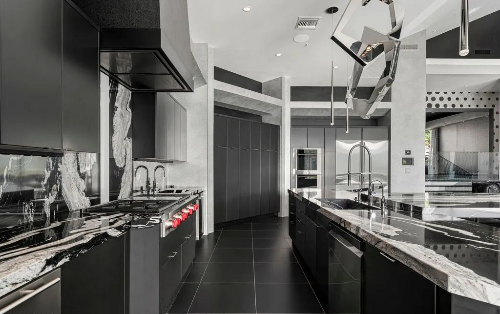 An Extraordinary Private-Mountain Estate in Arizona Delivers Architectural Drama at $9.9M 17 10324 E Calle De Las Brisas 16