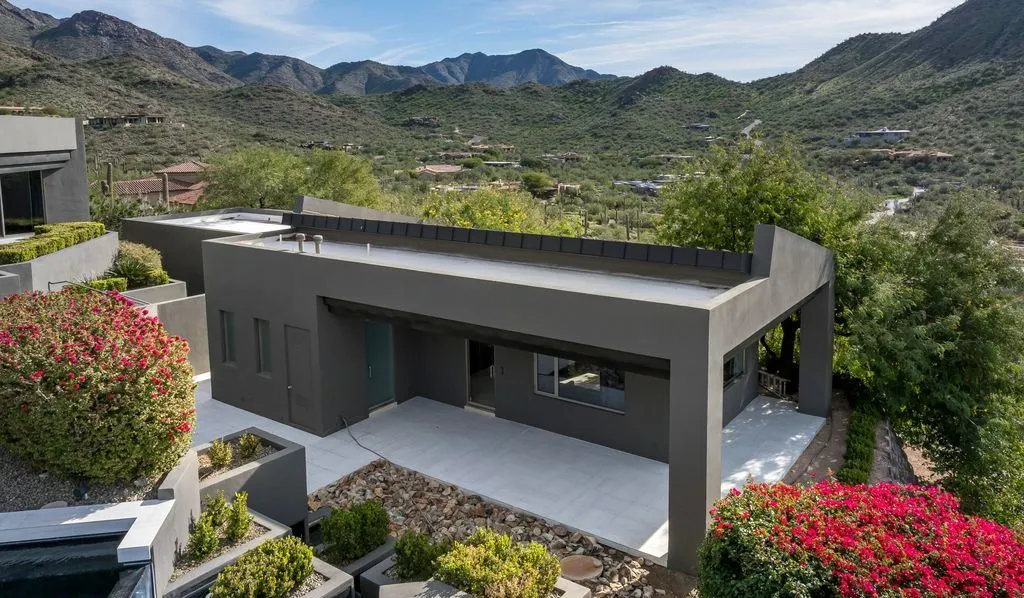 An Extraordinary Private-Mountain Estate in Arizona Delivers Architectural Drama at $9.9M 27 10324 E Calle De Las Brisas 23