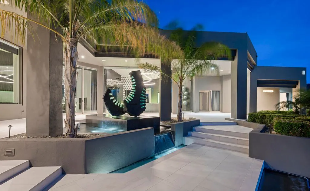 An Extraordinary Private-Mountain Estate in Arizona Delivers Architectural Drama at $9.9M 33 10324 E Calle De Las Brisas 29