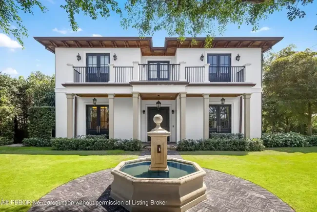 $26.9 Million North End Palm Beach Estate With Guest House and Resort-Style Grounds