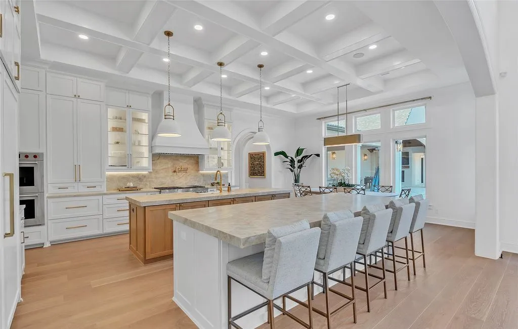 A Modern French–Inspired Oklahoma Estate Designed for Refined Living, Asking $3M 14 10819 218th Ave A Grand Modern French–Inspired Estate Blending Luxury and Livability at 3M 10