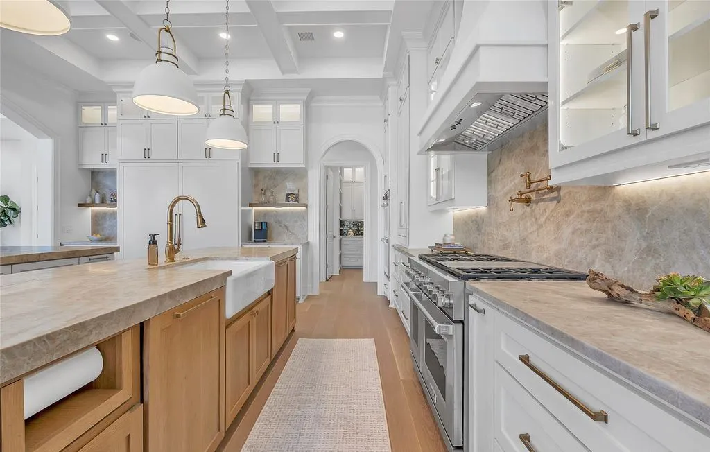 A Modern French–Inspired Oklahoma Estate Designed for Refined Living, Asking $3M 16 10819 218th Ave A Grand Modern French–Inspired Estate Blending Luxury and Livability at 3M 12