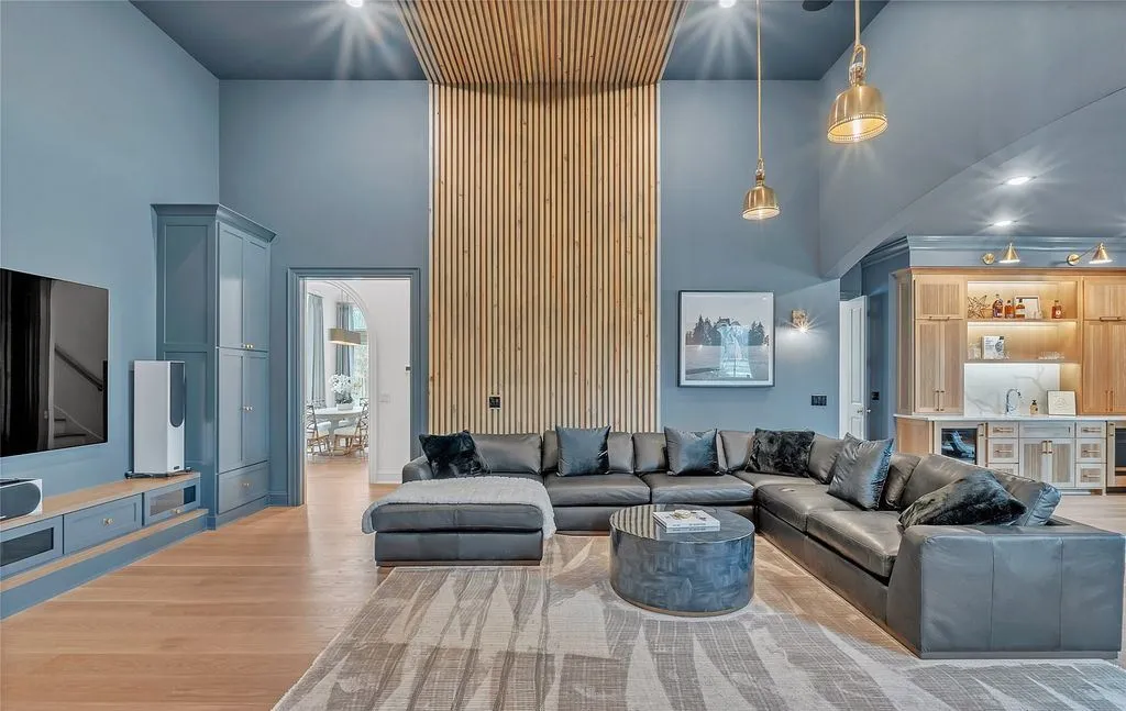 A Modern French–Inspired Oklahoma Estate Designed for Refined Living, Asking $3M 21 10819 218th Ave A Grand Modern French–Inspired Estate Blending Luxury and Livability at 3M 15