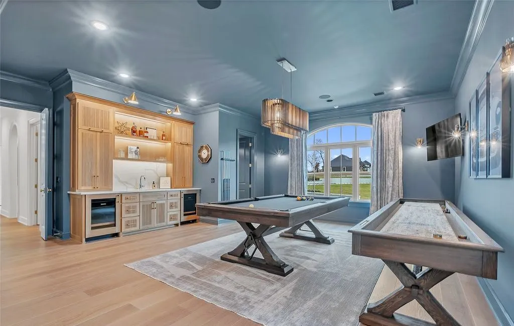 A Modern French–Inspired Oklahoma Estate Designed for Refined Living, Asking $3M 23 10819 218th Ave A Grand Modern French–Inspired Estate Blending Luxury and Livability at 3M 17