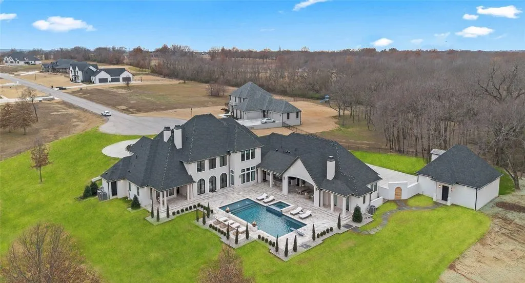 A Modern French–Inspired Oklahoma Estate Designed for Refined Living, Asking $3M 31 10819 218th Ave A Grand Modern French–Inspired Estate Blending Luxury and Livability at 3M 28