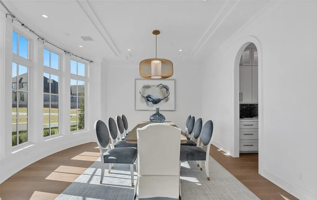 A Modern French–Inspired Oklahoma Estate Designed for Refined Living, Asking $3M 9 10819 218th Ave A Grand Modern French–Inspired Estate Blending Luxury and Livability at 3M 5