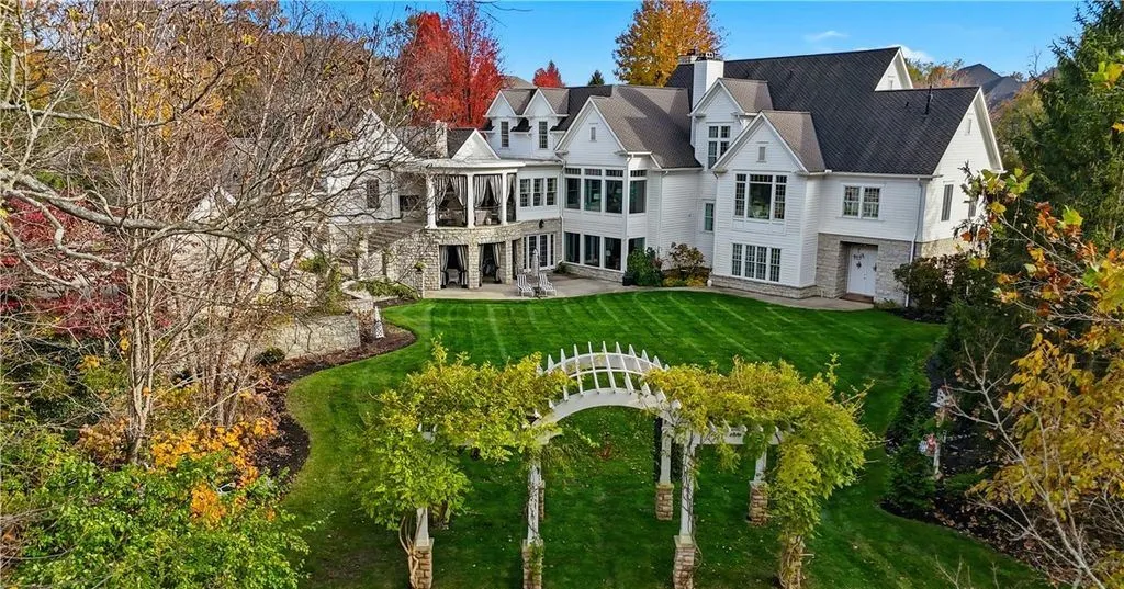 An Exceptional Stately Colonial Estate with Custom Finishes Lists for $2.35M in Ohio 5 109 Castle Pines Ct A Monumental Stately Colonial Trophy Estate 1
