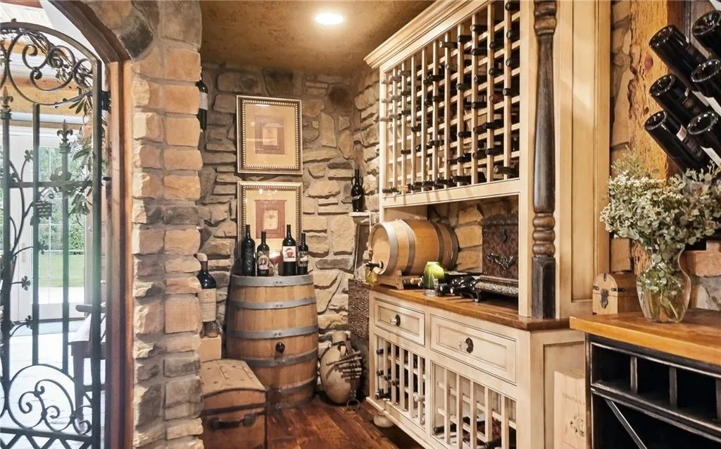 An Exceptional Stately Colonial Estate with Custom Finishes Lists for $2.35M in Ohio 25 109 Castle Pines Ct A Monumental Stately Colonial Trophy Estate 23