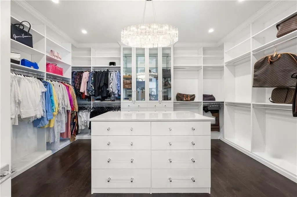 An Extraordinary Modern Estate by Bella Fine Homes Lists for $5.5 Million in Georgia 21 1105 Moores Mill Rd NW An Extraordinary Modern Estate by Bella Fine Homes 21