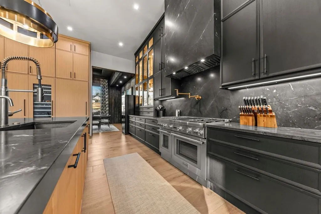 An Exceptional Lakefront Estate by Heirloom Builders Lists for $7.499M in Georgia 11 1131 Neary Rdg An Extraordinary Lakefront Estate Crafted by Heirloom Builders 10