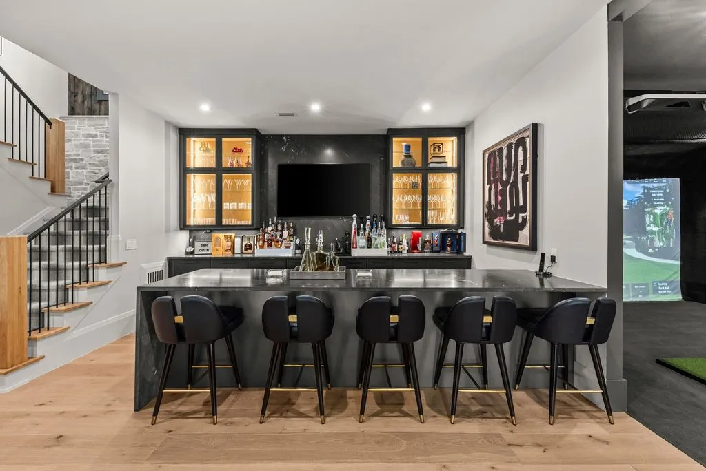 An Exceptional Lakefront Estate by Heirloom Builders Lists for $7.499M in Georgia 18 1131 Neary Rdg An Extraordinary Lakefront Estate Crafted by Heirloom Builders 19