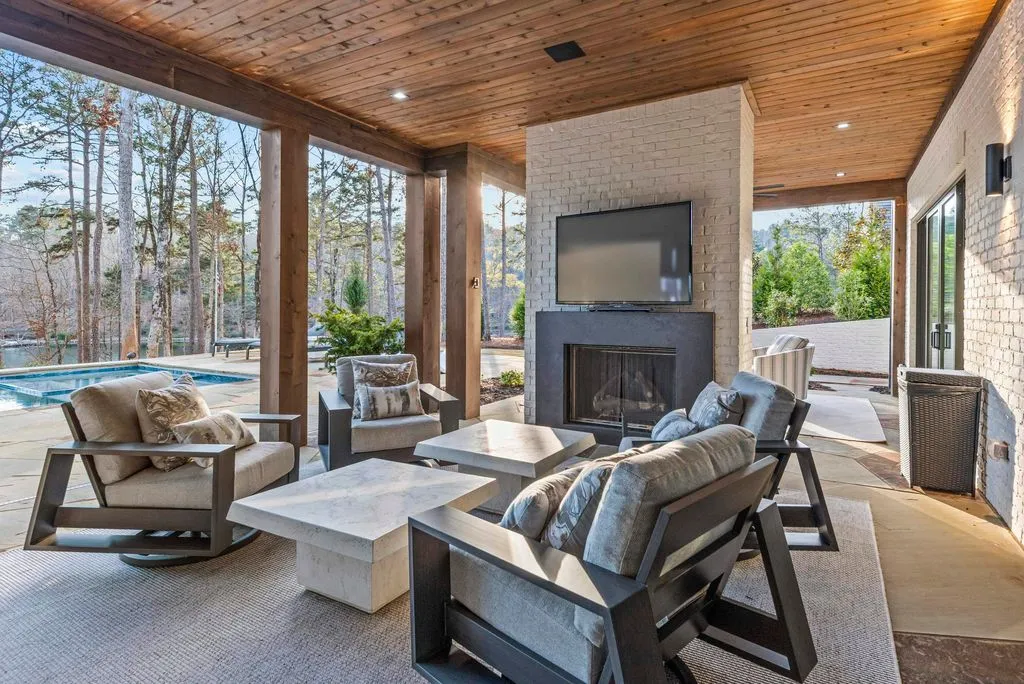 An Exceptional Lakefront Estate by Heirloom Builders Lists for $7.499M in Georgia 23 1131 Neary Rdg An Extraordinary Lakefront Estate Crafted by Heirloom Builders 26