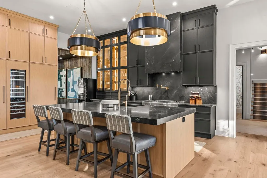 An Exceptional Lakefront Estate by Heirloom Builders Lists for $7.499M in Georgia 9 1131 Neary Rdg An Extraordinary Lakefront Estate Crafted by Heirloom Builders 8