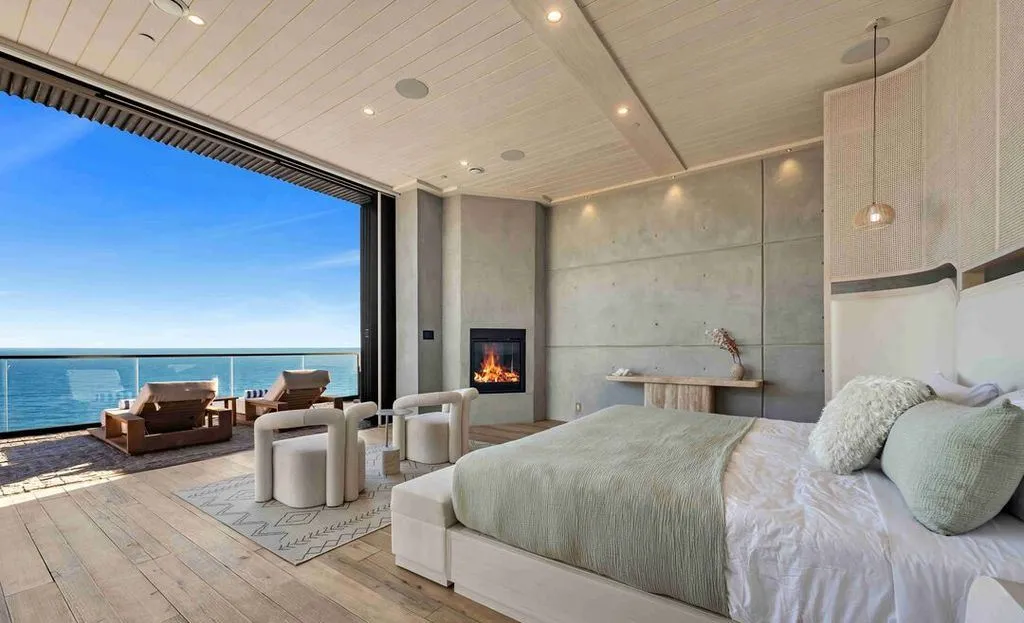 A Once-in-a-Generation California Masterpiece by Kris Halliday Lists for $34,999,000 19 11824 Ellice St Showcases a Breathtaking Kris Halliday–Designed Architectural Marvel 16