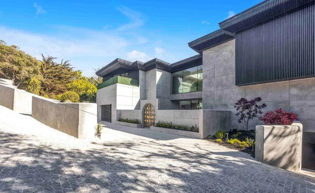 A Once-in-a-Generation California Masterpiece by Kris Halliday Lists for $34,999,000 27 11824 Ellice St Showcases a Breathtaking Kris Halliday–Designed Architectural Marvel 2