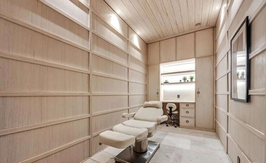 A Once-in-a-Generation California Masterpiece by Kris Halliday Lists for $34,999,000 23 11824 Ellice St Showcases a Breathtaking Kris Halliday–Designed Architectural Marvel 20