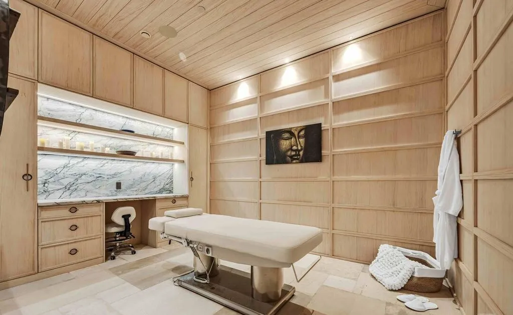 A Once-in-a-Generation California Masterpiece by Kris Halliday Lists for $34,999,000 24 11824 Ellice St Showcases a Breathtaking Kris Halliday–Designed Architectural Marvel 21