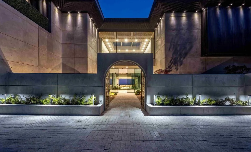 A Once-in-a-Generation California Masterpiece by Kris Halliday Lists for $34,999,000 31 11824 Ellice St Showcases a Breathtaking Kris Halliday–Designed Architectural Marvel 25