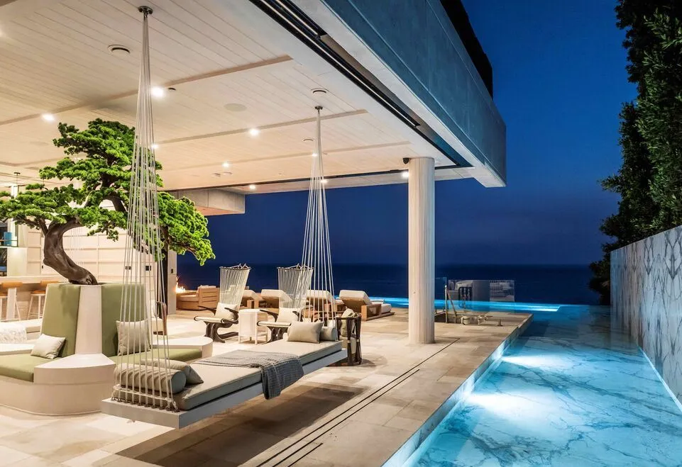 A Once-in-a-Generation California Masterpiece by Kris Halliday Lists for $34,999,000 32 11824 Ellice St Showcases a Breathtaking Kris Halliday–Designed Architectural Marvel 26