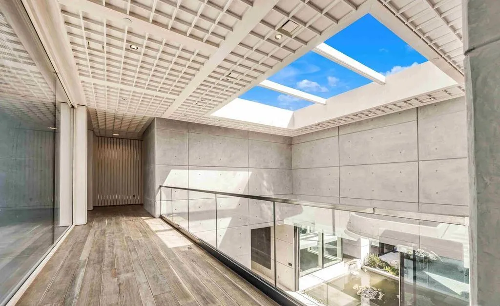 A Once-in-a-Generation California Masterpiece by Kris Halliday Lists for $34,999,000 7 11824 Ellice St Showcases a Breathtaking Kris Halliday–Designed Architectural Marvel 4