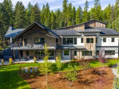 A Paramount Montana Estate Showcasing Mountain-Modern Luxury Lists for $11.9M 1 121 Whitefish Forest Loop A World Class Mountain Modern Estate Defining Montana Luxury 1