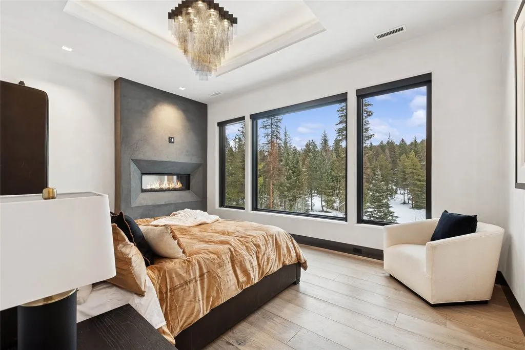 A Paramount Montana Estate Showcasing Mountain-Modern Luxury Lists for $11.9M 17 121 Whitefish Forest Loop A World Class Mountain Modern Estate Defining Montana Luxury 12