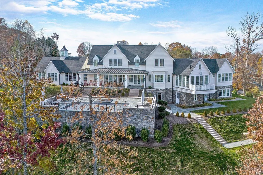 A Distinguished Murphy & Co–Designed Waterfront Estate Inspired by Historic Farmhouses Lists for $5.95M 29 128 Oaklawn Dr An Exceptional Waterfront Residence by Murphy Co Inspired by Historic Farmhouses in Virginia 25