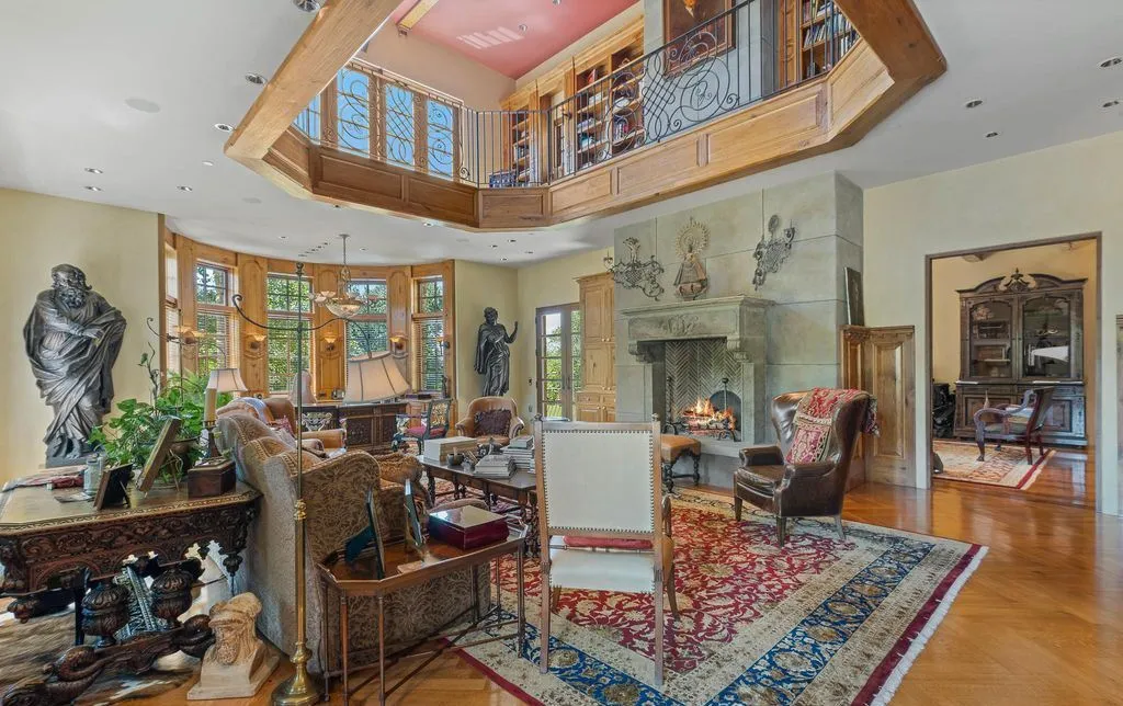 A Rare 10-Acre Potomac Tuscany-Inspired Villa with Old-World Charm, Asking $9.95 Million 11 13320 Signal Tree Ln Showcases an Extraordinary 10 Acre Potomac Tuscany Inspired Villa 11