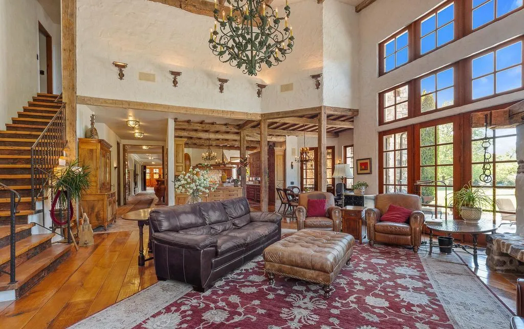 A Rare 10-Acre Potomac Tuscany-Inspired Villa with Old-World Charm, Asking $9.95 Million 19 13320 Signal Tree Ln Showcases an Extraordinary 10 Acre Potomac Tuscany Inspired Villa 17