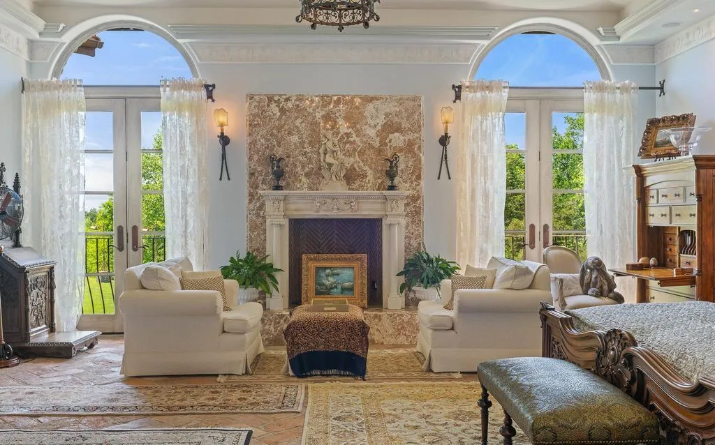 A Rare 10-Acre Potomac Tuscany-Inspired Villa with Old-World Charm, Asking $9.95 Million 24 13320 Signal Tree Ln Showcases an Extraordinary 10 Acre Potomac Tuscany Inspired Villa 22