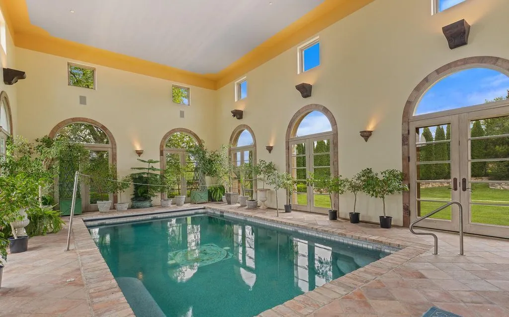 A Rare 10-Acre Potomac Tuscany-Inspired Villa with Old-World Charm, Asking $9.95 Million 25 13320 Signal Tree Ln Showcases an Extraordinary 10 Acre Potomac Tuscany Inspired Villa 23