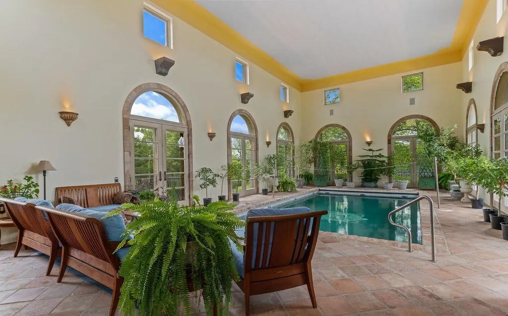 A Rare 10-Acre Potomac Tuscany-Inspired Villa with Old-World Charm, Asking $9.95 Million 26 13320 Signal Tree Ln Showcases an Extraordinary 10 Acre Potomac Tuscany Inspired Villa 24