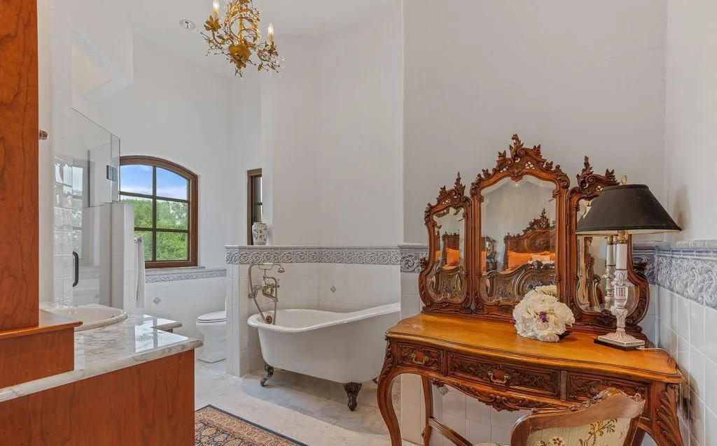 A Rare 10-Acre Potomac Tuscany-Inspired Villa with Old-World Charm, Asking $9.95 Million 23 13320 Signal Tree Ln Showcases an Extraordinary 10 Acre Potomac Tuscany Inspired Villa 26