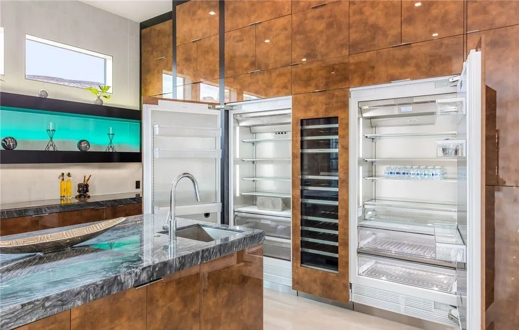 Modern Architectural Masterpiece in Nevada Offers Resort-Style Living at $5.95 Million 14 14 Sanctuary Peak Ct A Breathtaking Architectural Masterpiece Showcasing Modern Luxury and Resort Style Living in Nevada 13