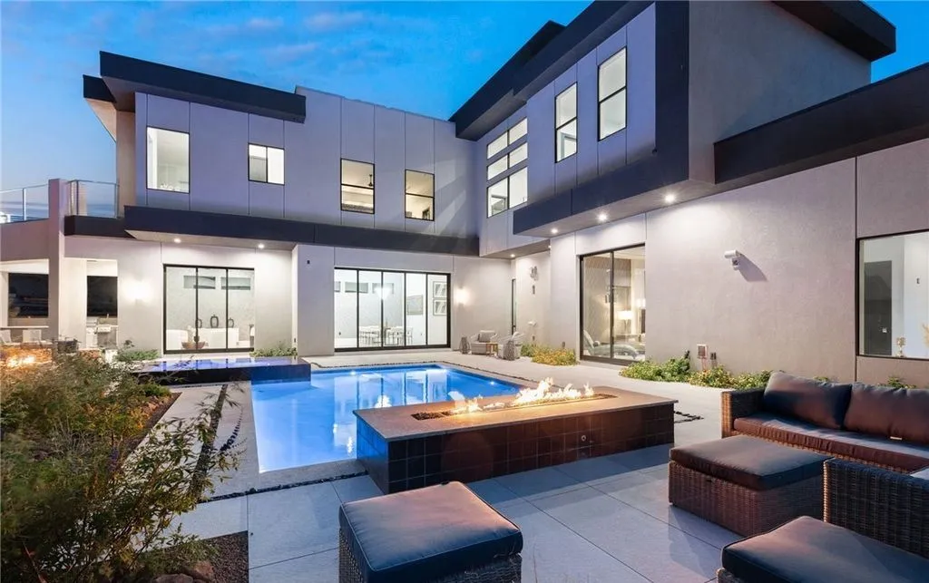 Modern Architectural Masterpiece in Nevada Offers Resort-Style Living at $5.95 Million 6 14 Sanctuary Peak Ct A Breathtaking Architectural Masterpiece Showcasing Modern Luxury and Resort Style Living in Nevada 3