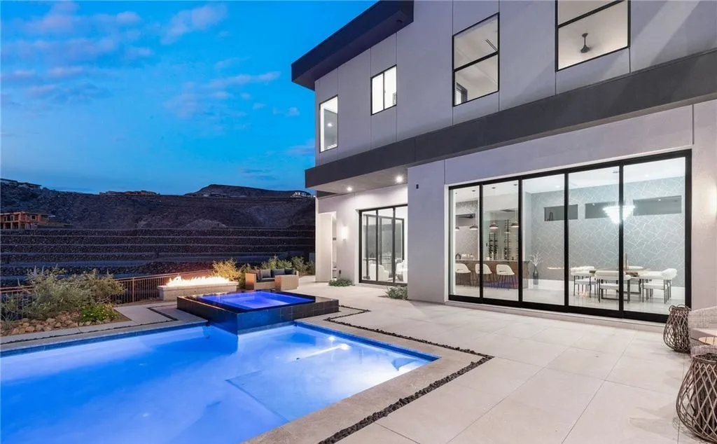 Modern Architectural Masterpiece in Nevada Offers Resort-Style Living at $5.95 Million 20 14 Sanctuary Peak Ct A Breathtaking Architectural Masterpiece Showcasing Modern Luxury and Resort Style Living in Nevada 5