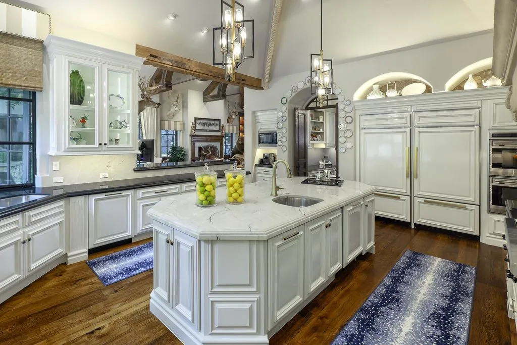 European Villa Romance Meets Texas Luxury in This $7.6 Million Estate 11 15 Robledo Dr Reveals a Stunning European Villa–Inspired Estate in Texas 7