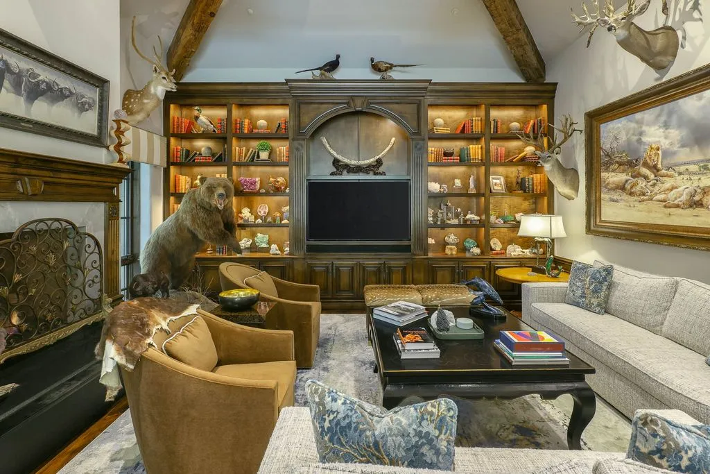 European Villa Romance Meets Texas Luxury in This $7.6 Million Estate 13 15 Robledo Dr Reveals a Stunning European Villa–Inspired Estate in Texas 9