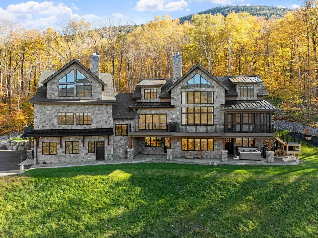 A World-Class New Hampshire Residence Offering a Seamless Connection to Nature, Priced at $4.995M 5 16 Back Forty Road An Extraordinary New Hampshire Retreat 1