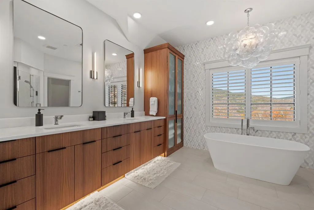 A World-Class New Hampshire Residence Offering a Seamless Connection to Nature, Priced at $4.995M 20 16 Back Forty Road An Extraordinary New Hampshire Retreat 10