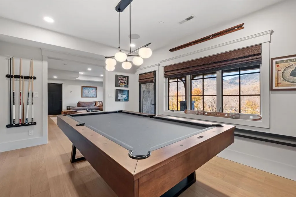 A World-Class New Hampshire Residence Offering a Seamless Connection to Nature, Priced at $4.995M 22 16 Back Forty Road An Extraordinary New Hampshire Retreat 15