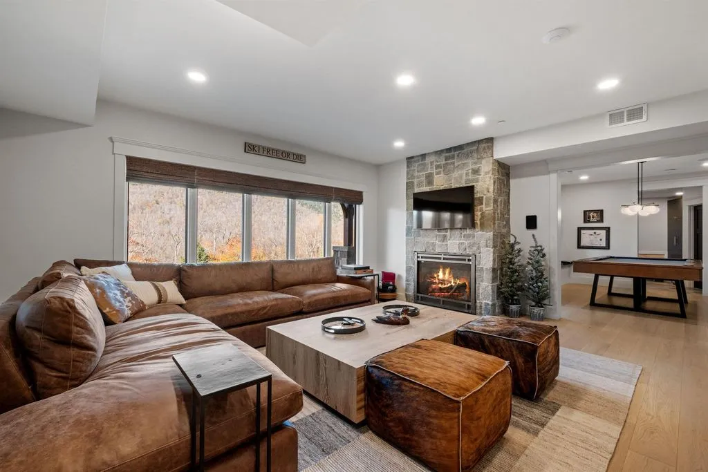 A World-Class New Hampshire Residence Offering a Seamless Connection to Nature, Priced at $4.995M 23 16 Back Forty Road An Extraordinary New Hampshire Retreat 16