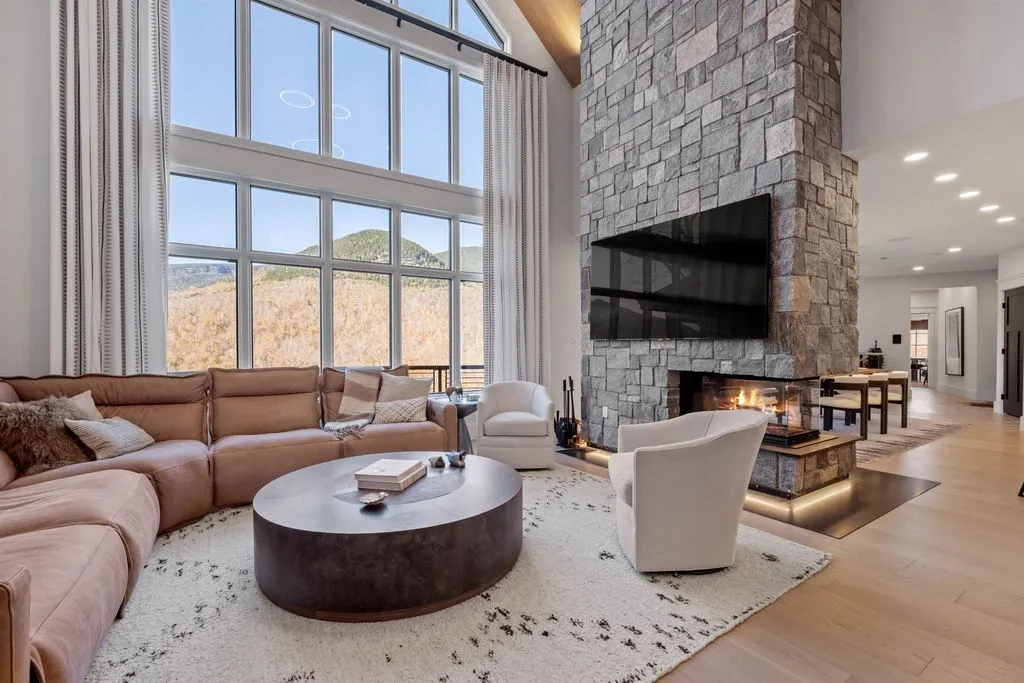 A World-Class New Hampshire Residence Offering a Seamless Connection to Nature, Priced at $4.995M 11 16 Back Forty Road An Extraordinary New Hampshire Retreat 2