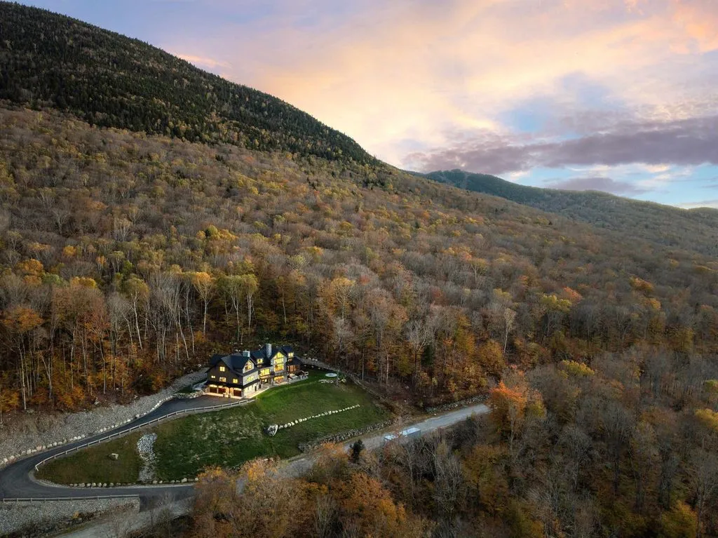 A World-Class New Hampshire Residence Offering a Seamless Connection to Nature, Priced at $4.995M 25 16 Back Forty Road An Extraordinary New Hampshire Retreat 21