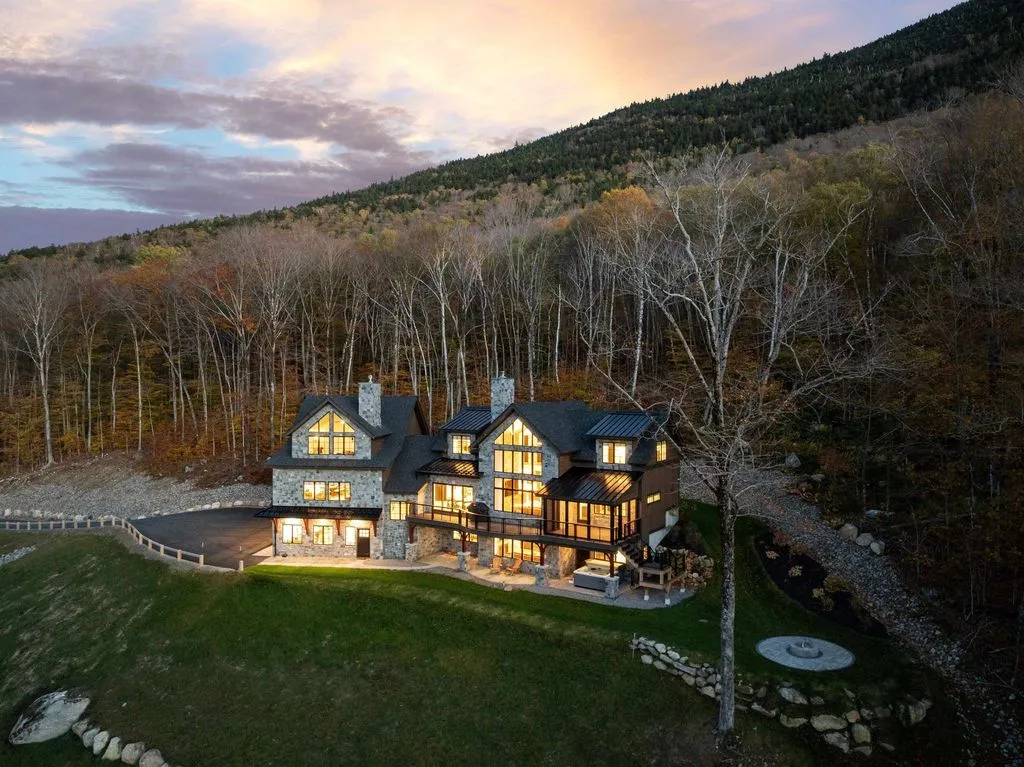 A World-Class New Hampshire Residence Offering a Seamless Connection to Nature, Priced at $4.995M 26 16 Back Forty Road An Extraordinary New Hampshire Retreat 24