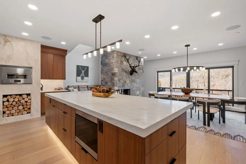 A World-Class New Hampshire Residence Offering a Seamless Connection to Nature, Priced at $4.995M 16 16 Back Forty Road An Extraordinary New Hampshire Retreat 7