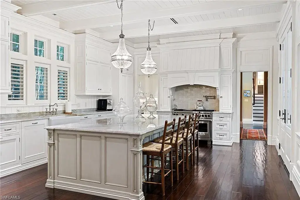 Timeless $11 Million Estate in Olde Naples Offering Classic Architecture, and Walkable Access to the Beach 9 Exceptional outdoor entertaining area at 163 10th AVE S, one of Olde Naples’ finest residences